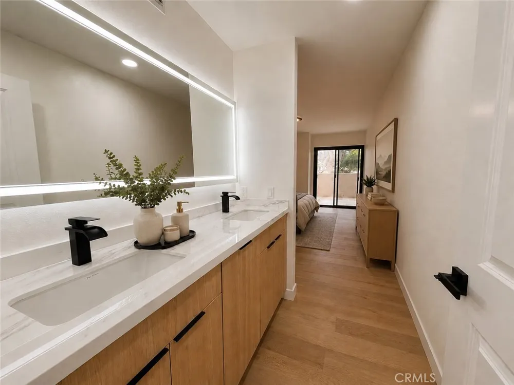8512 Tuscany #202 Playa del Rey, CA 90293
