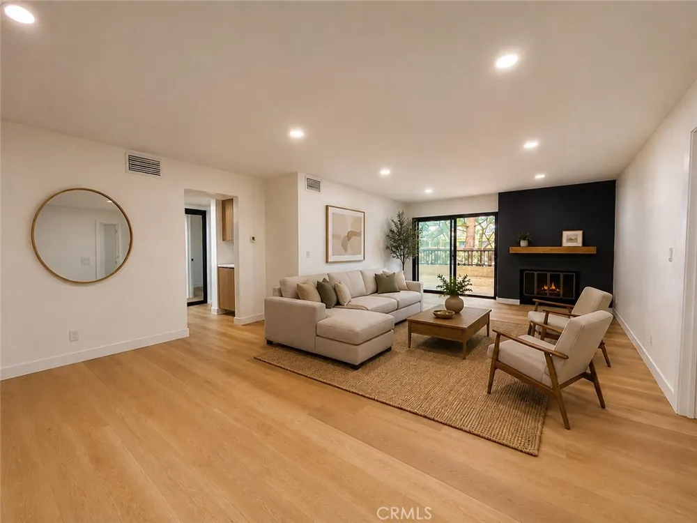 8512 Tuscany #202 Playa del Rey, CA 90293