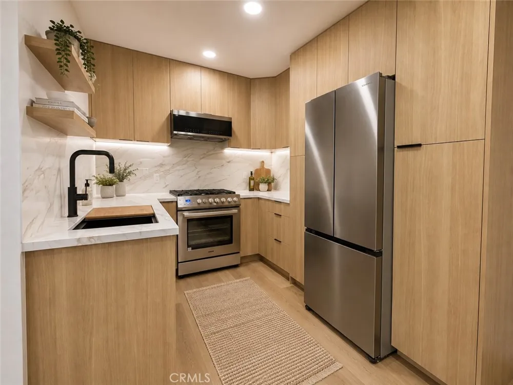 8512 Tuscany #202 Playa del Rey, CA 90293