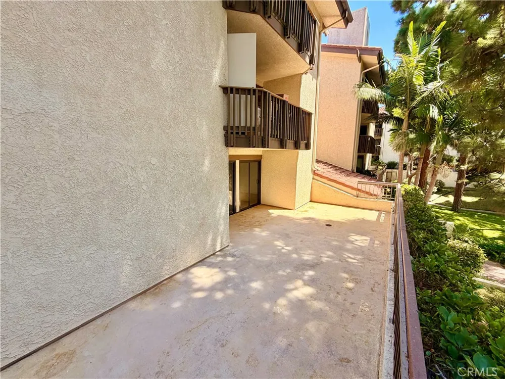8512 Tuscany #202 Playa del Rey, CA 90293