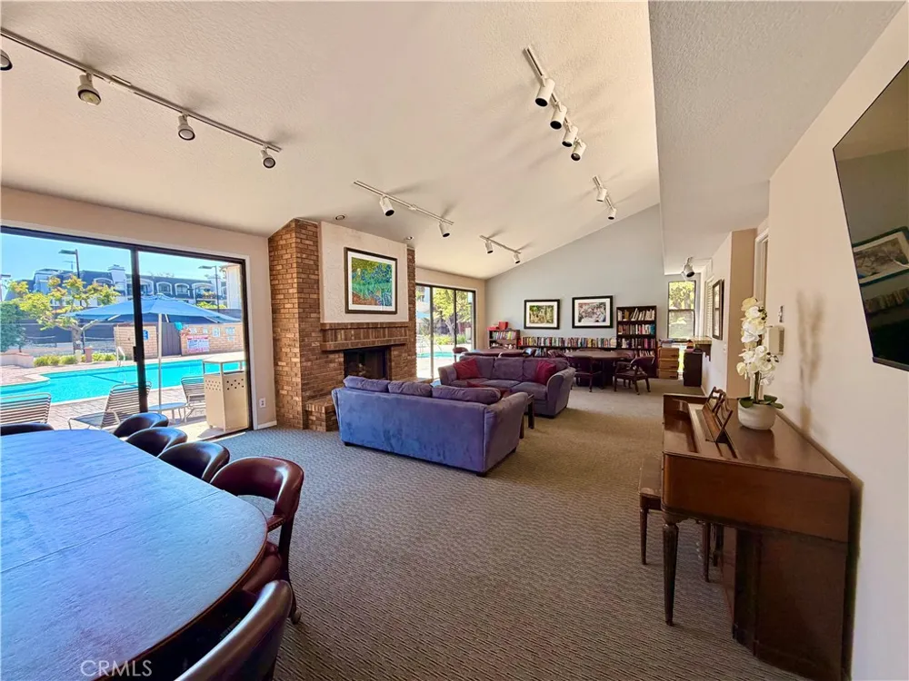 8512 Tuscany #202 Playa del Rey, CA 90293