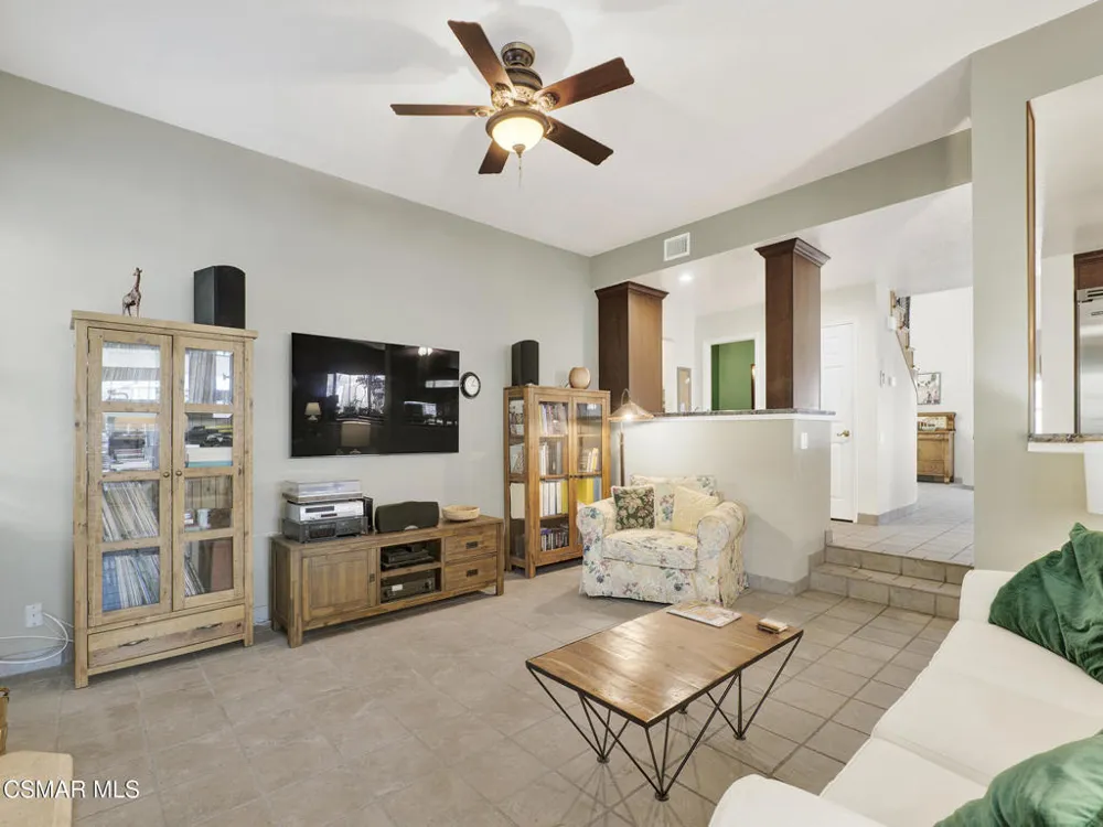 11823 Maple Crest Street Moorpark, CA 93021