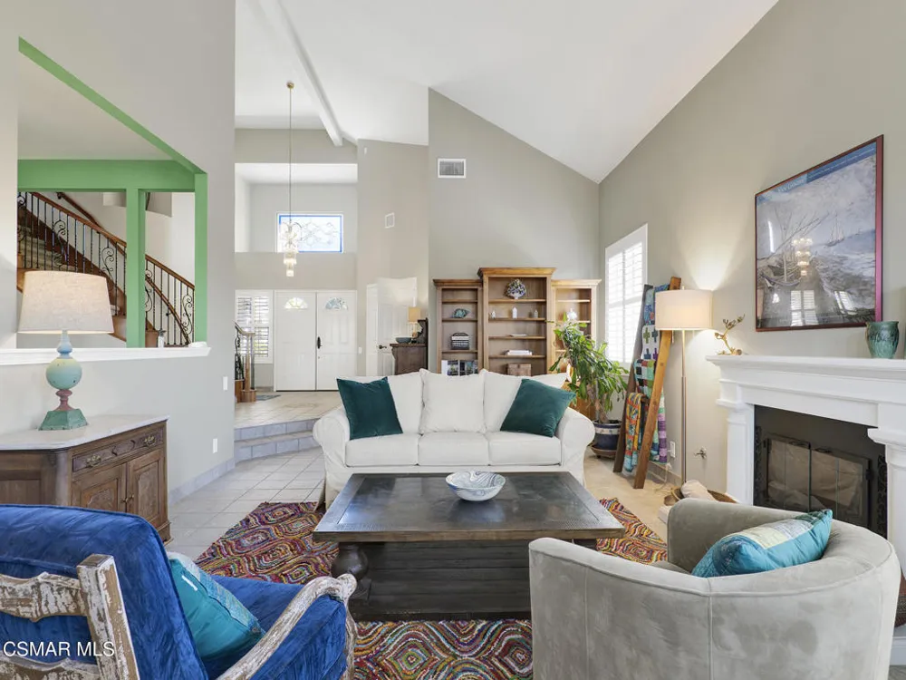 11823 Maple Crest Street Moorpark, CA 93021
