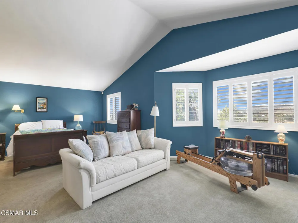 11823 Maple Crest Street Moorpark, CA 93021