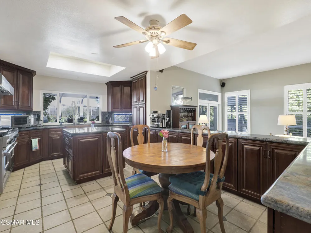 11823 Maple Crest Street Moorpark, CA 93021
