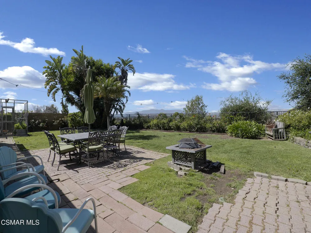 11823 Maple Crest Street Moorpark, CA 93021