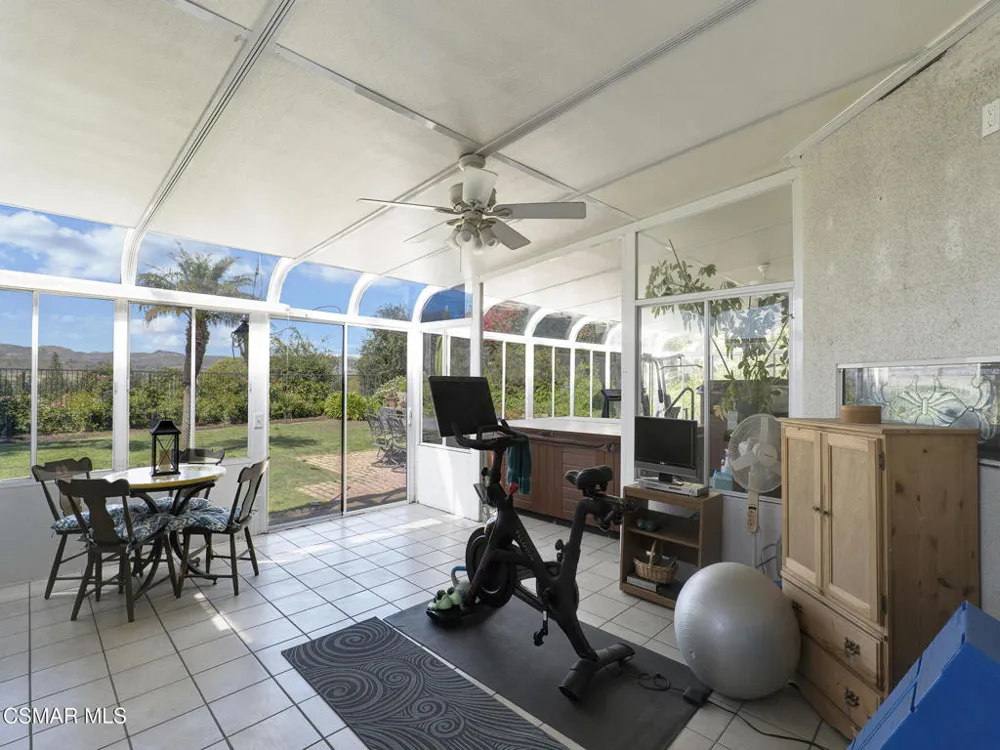 11823 Maple Crest Street Moorpark, CA 93021