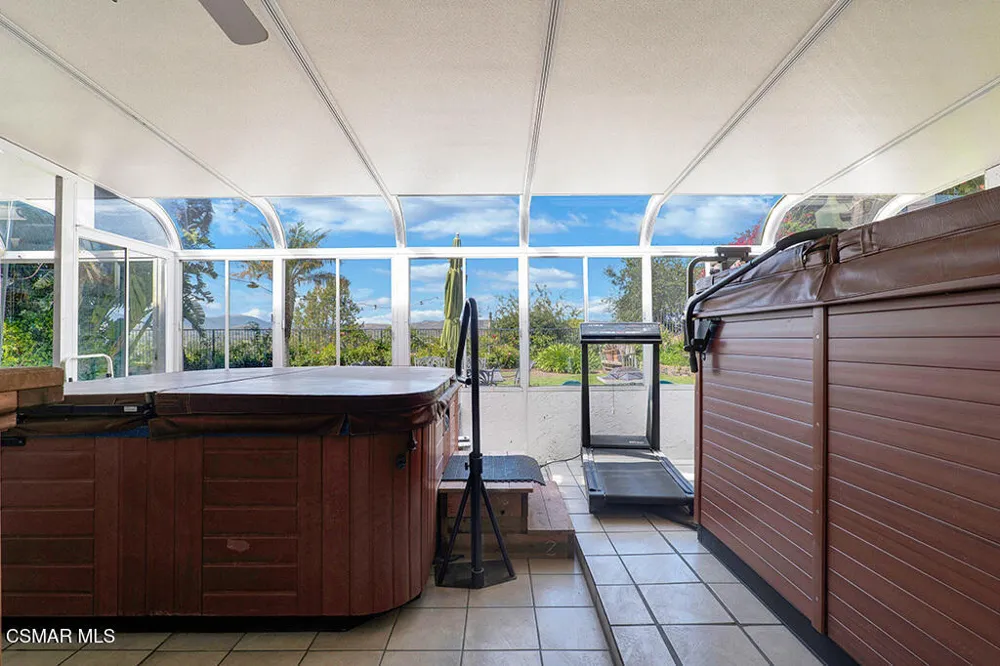 11823 Maple Crest Street Moorpark, CA 93021