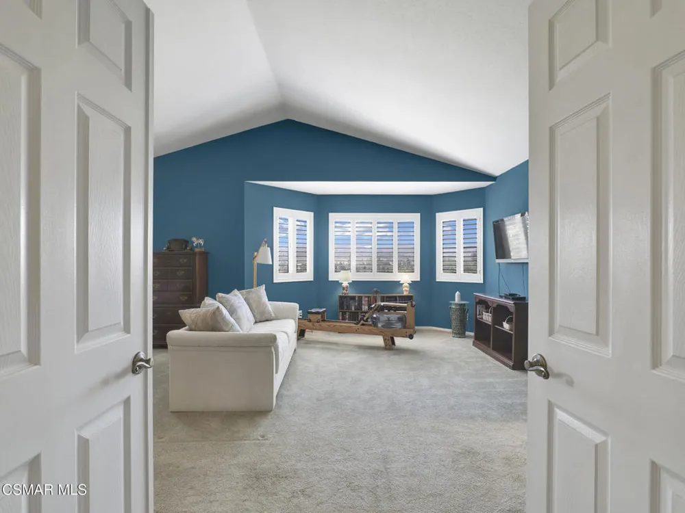 11823 Maple Crest Street Moorpark, CA 93021