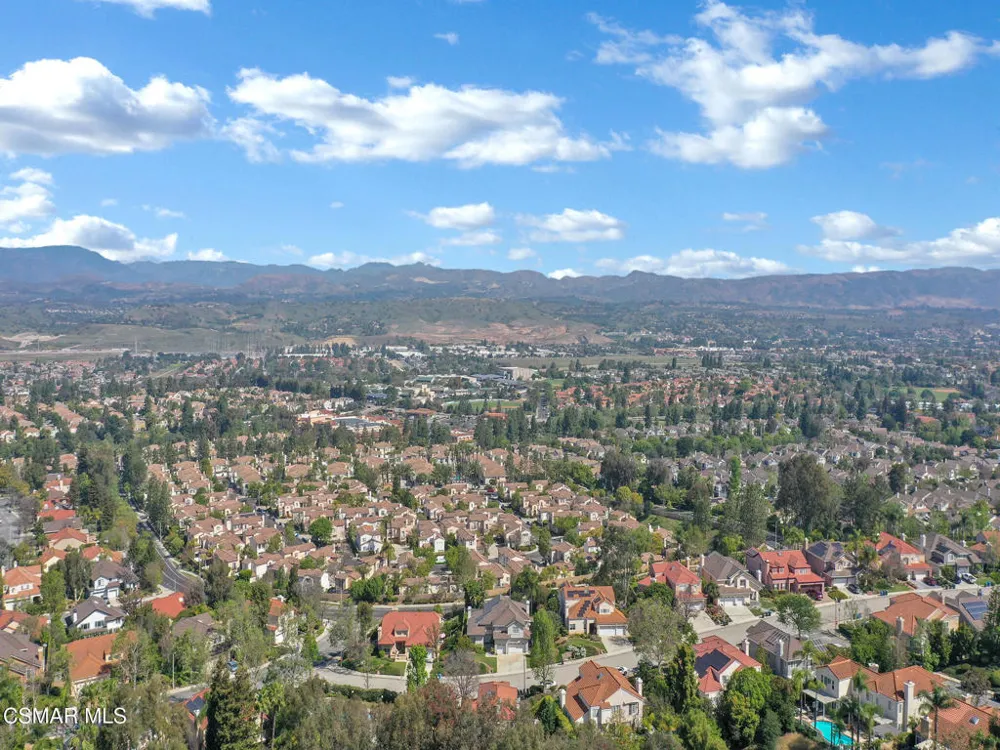 11823 Maple Crest Street Moorpark, CA 93021