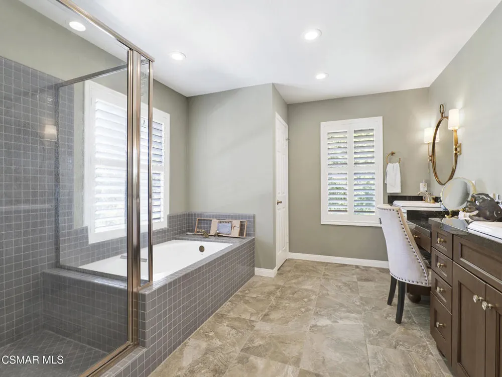 11823 Maple Crest Street Moorpark, CA 93021