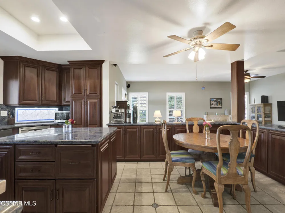 11823 Maple Crest Street Moorpark, CA 93021
