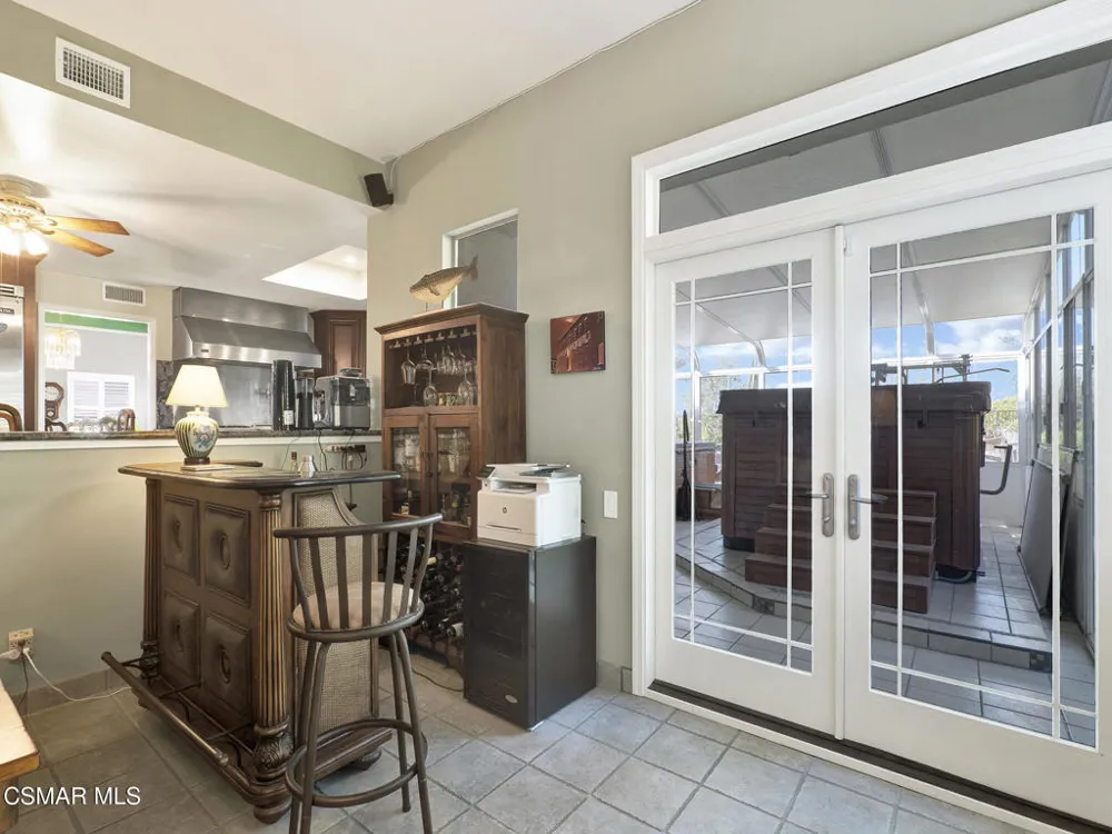 11823 Maple Crest Street Moorpark, CA 93021