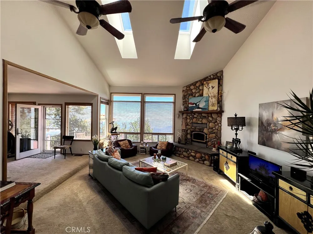 1834 Nob Hill Running Springs, CA 92382