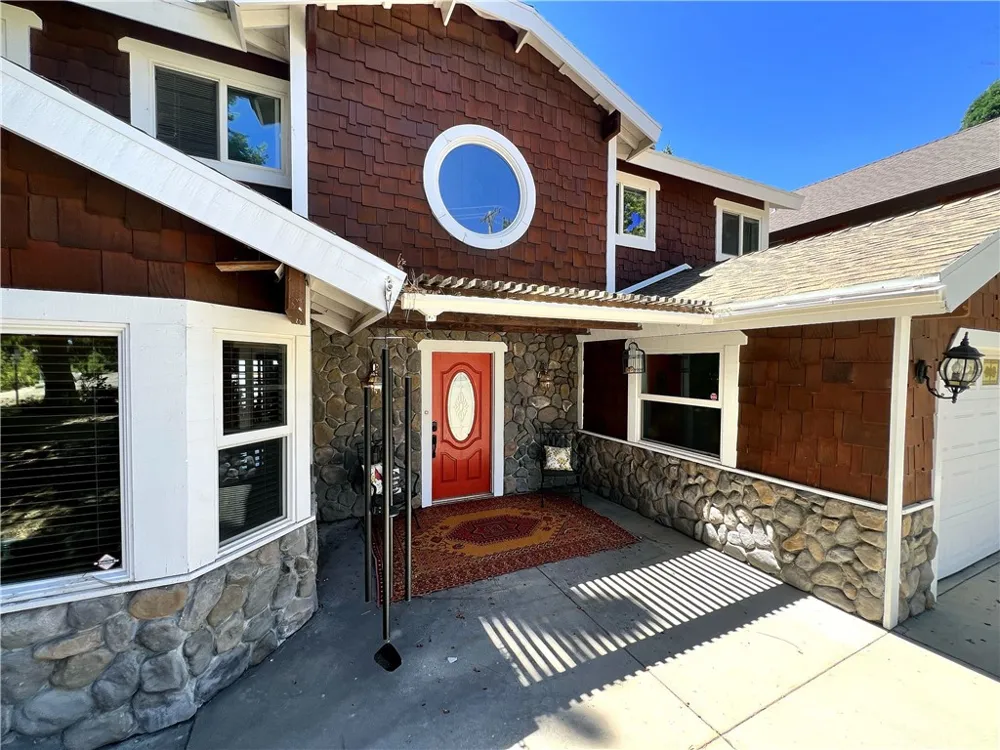 1834 Nob Hill Running Springs, CA 92382
