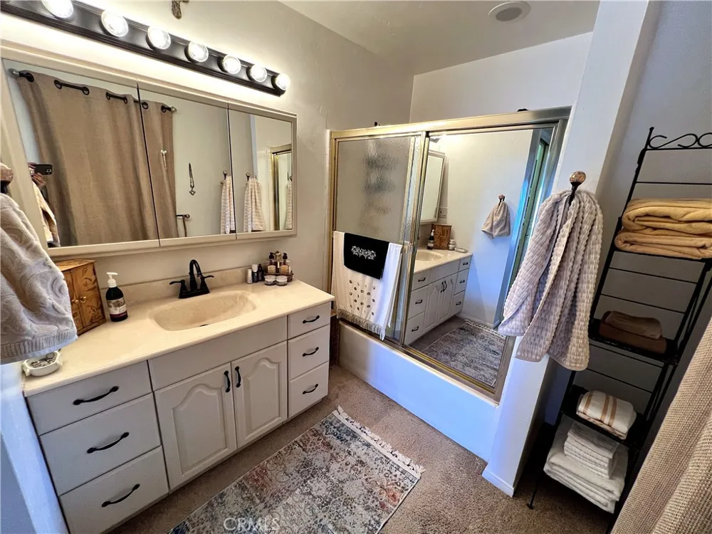 1834 Nob Hill Running Springs, CA 92382