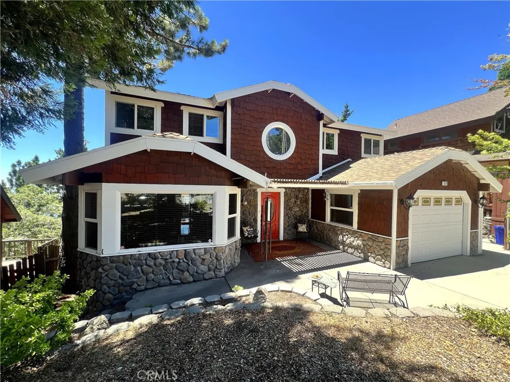 1834 Nob Hill Running Springs, CA 92382