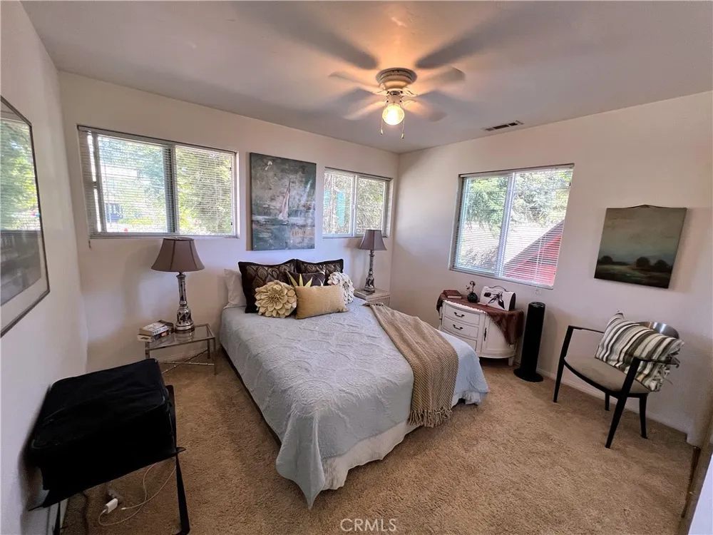 1834 Nob Hill Running Springs, CA 92382