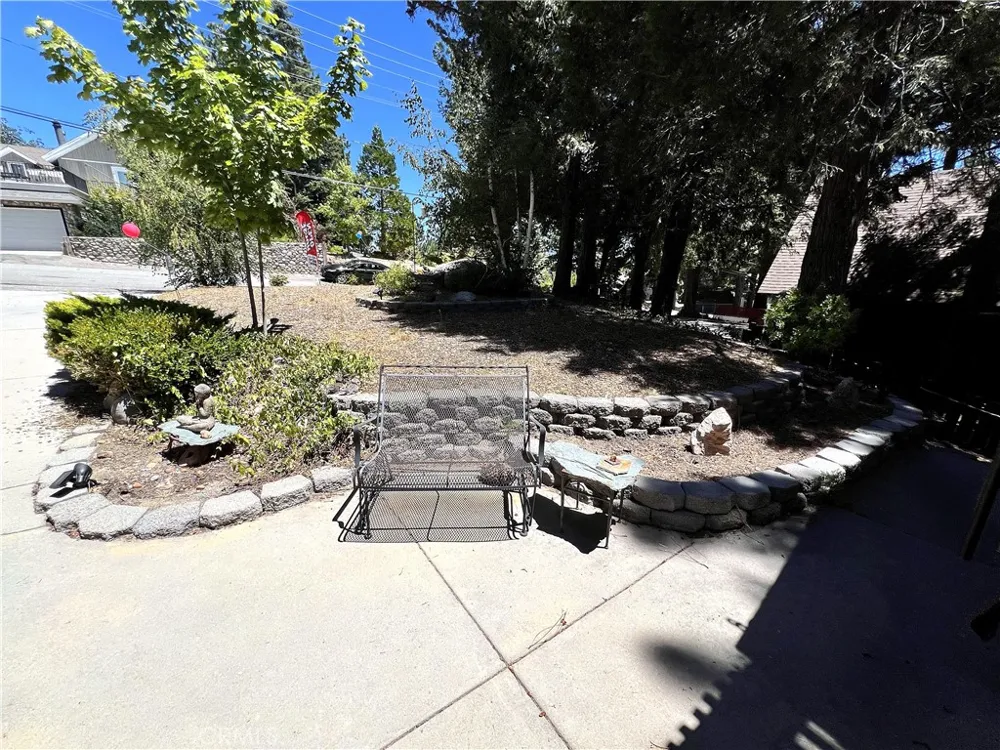 1834 Nob Hill Running Springs, CA 92382
