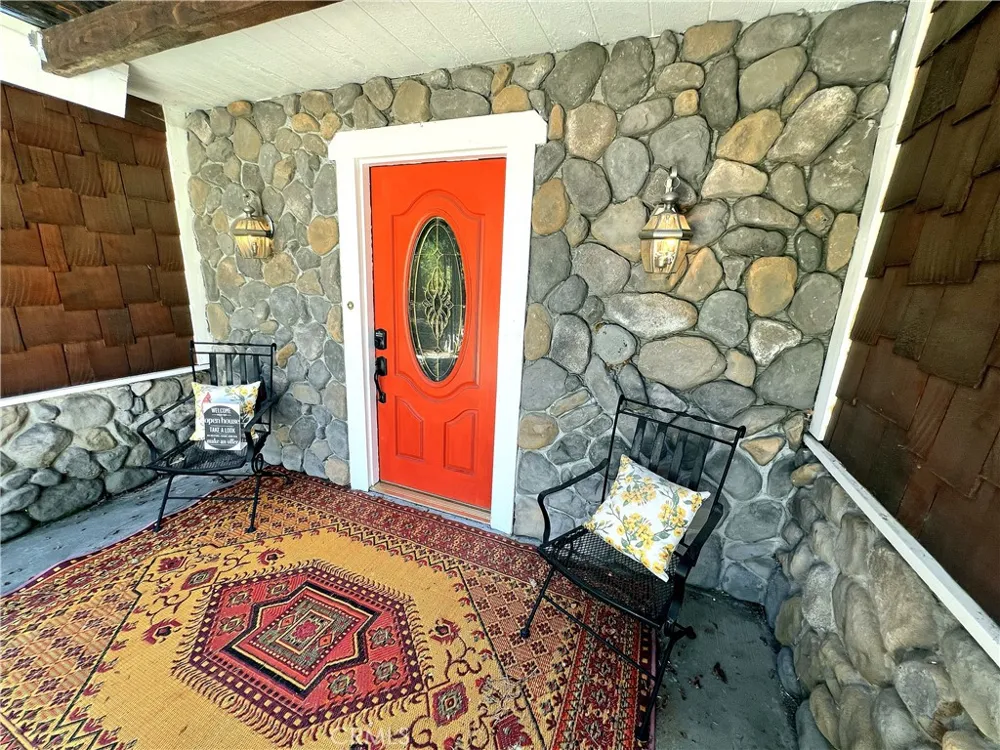 1834 Nob Hill Running Springs, CA 92382