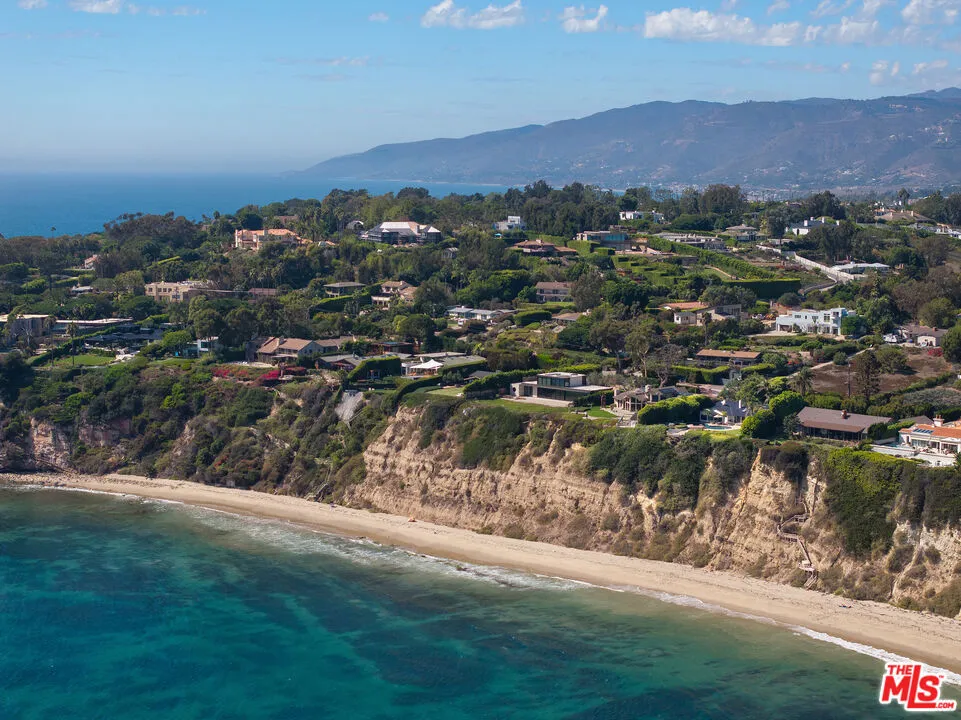 29020 Cliffside Drive Malibu, CA 90265
