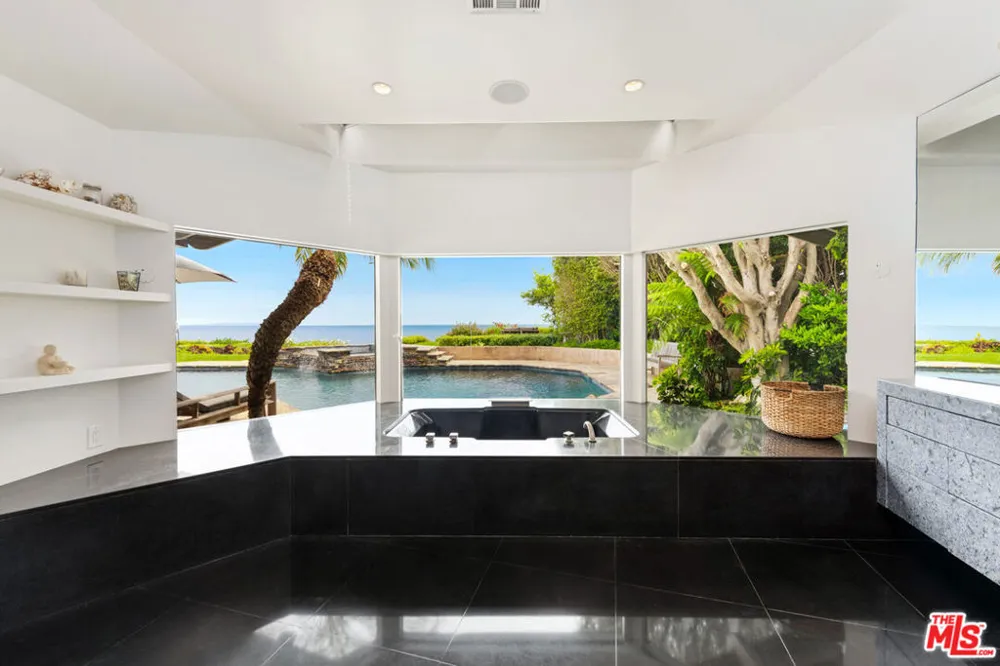 29020 Cliffside Drive Malibu, CA 90265