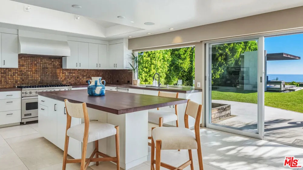29020 Cliffside Drive Malibu, CA 90265