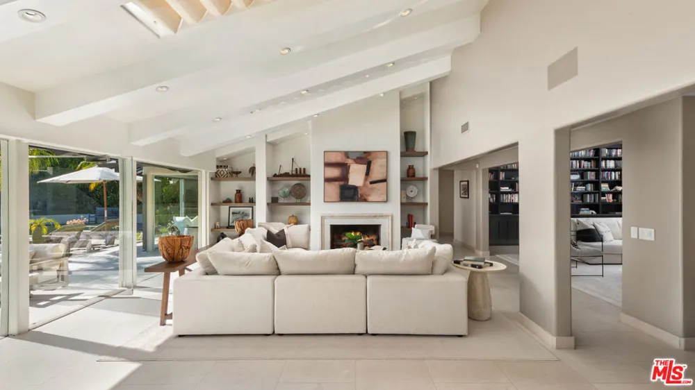 29020 Cliffside Drive Malibu, CA 90265