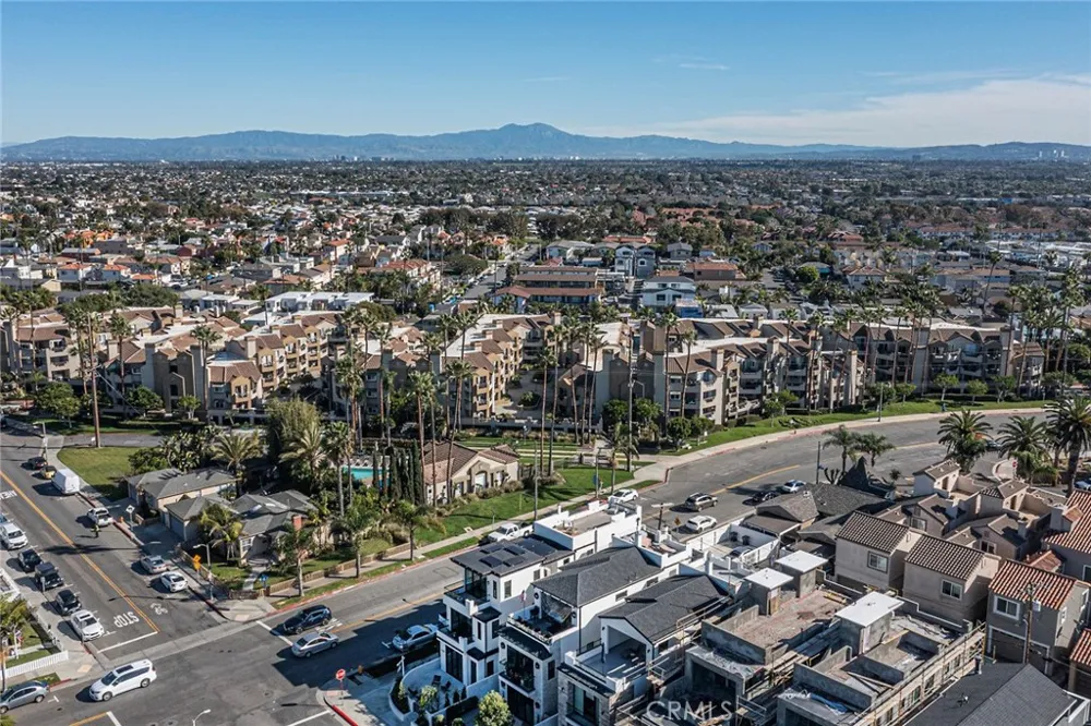 328 3rd Street Huntington Beach, CA 92648