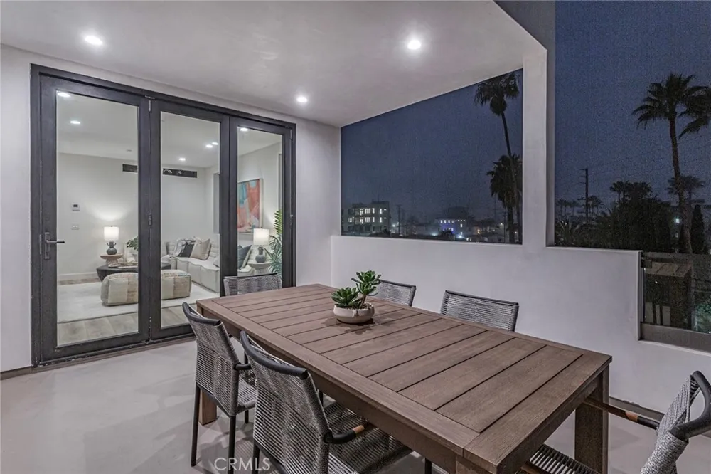 328 3rd Street Huntington Beach, CA 92648
