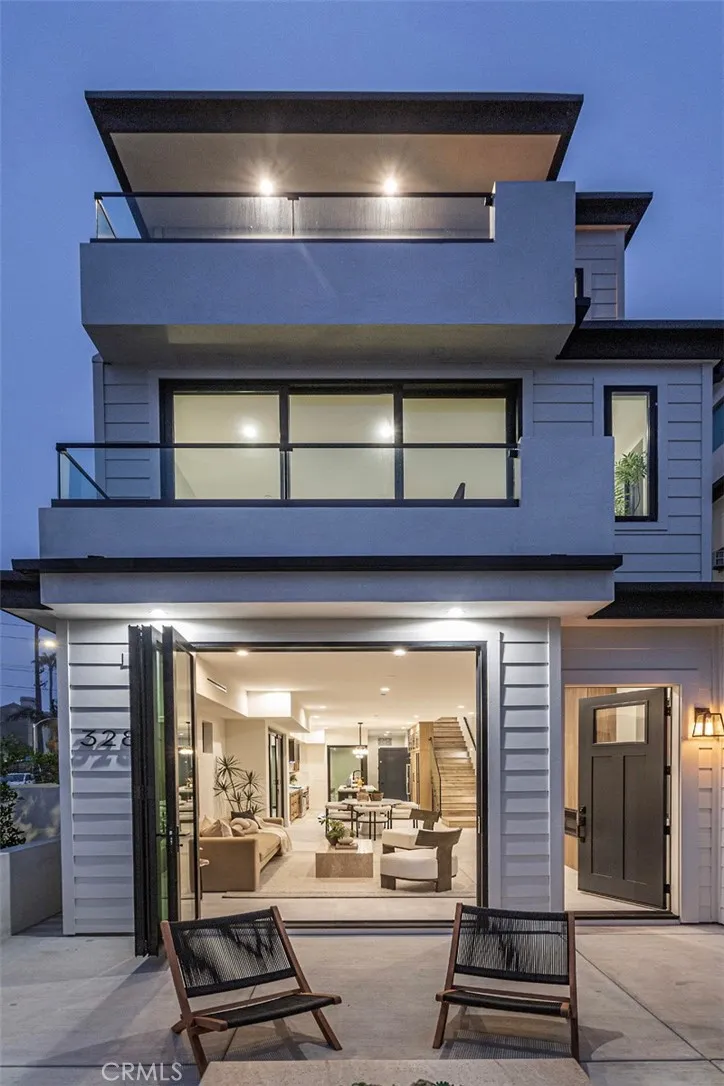 328 3rd Street Huntington Beach, CA 92648