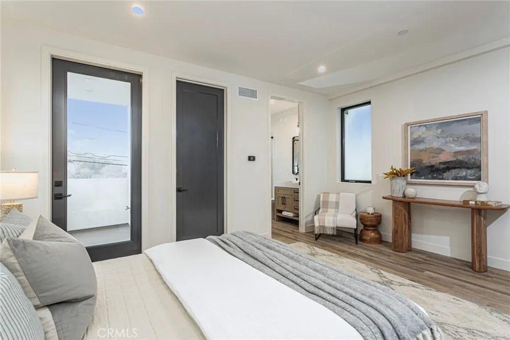 328 3rd Street Huntington Beach, CA 92648