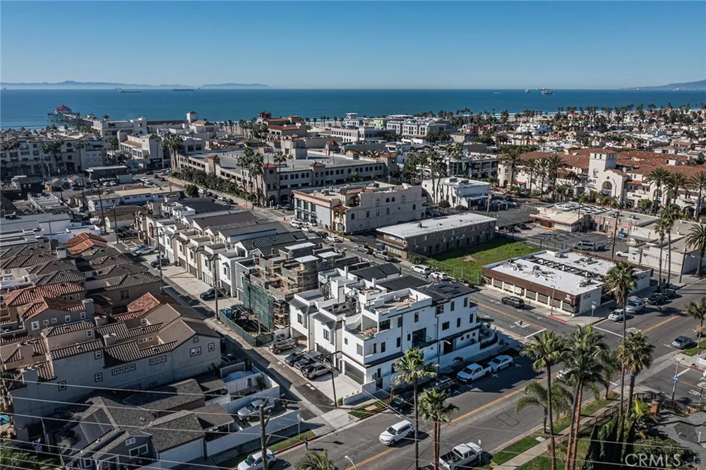 328 3rd Street Huntington Beach, CA 92648