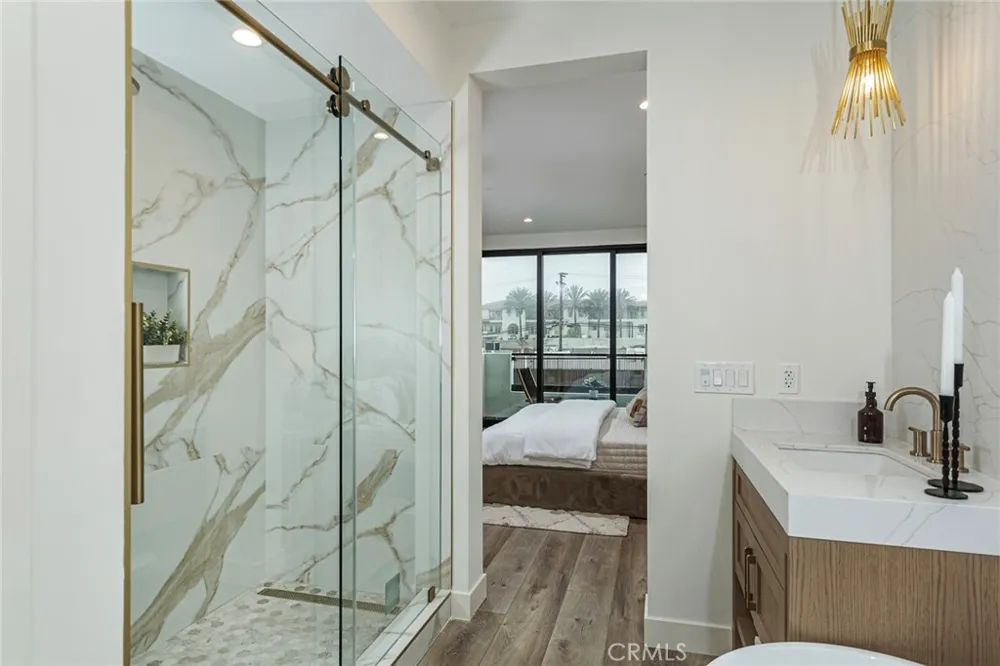 328 3rd Street Huntington Beach, CA 92648
