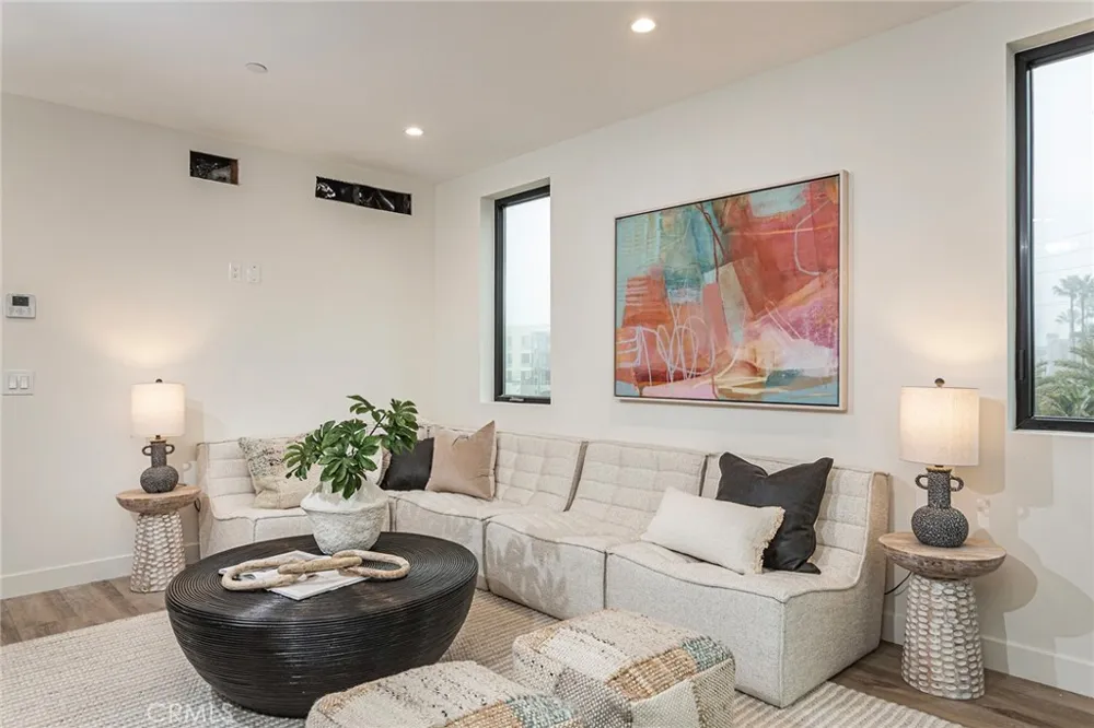 328 3rd Street Huntington Beach, CA 92648
