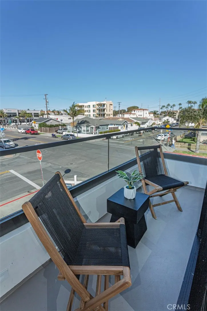 328 3rd Street Huntington Beach, CA 92648