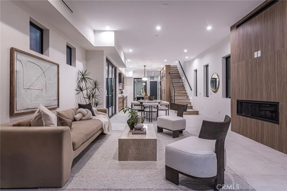 328 3rd Street Huntington Beach, CA 92648
