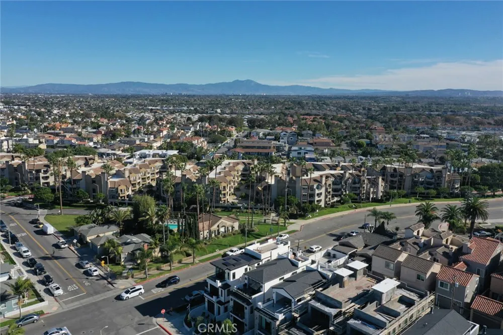 328 3rd Street Huntington Beach, CA 92648