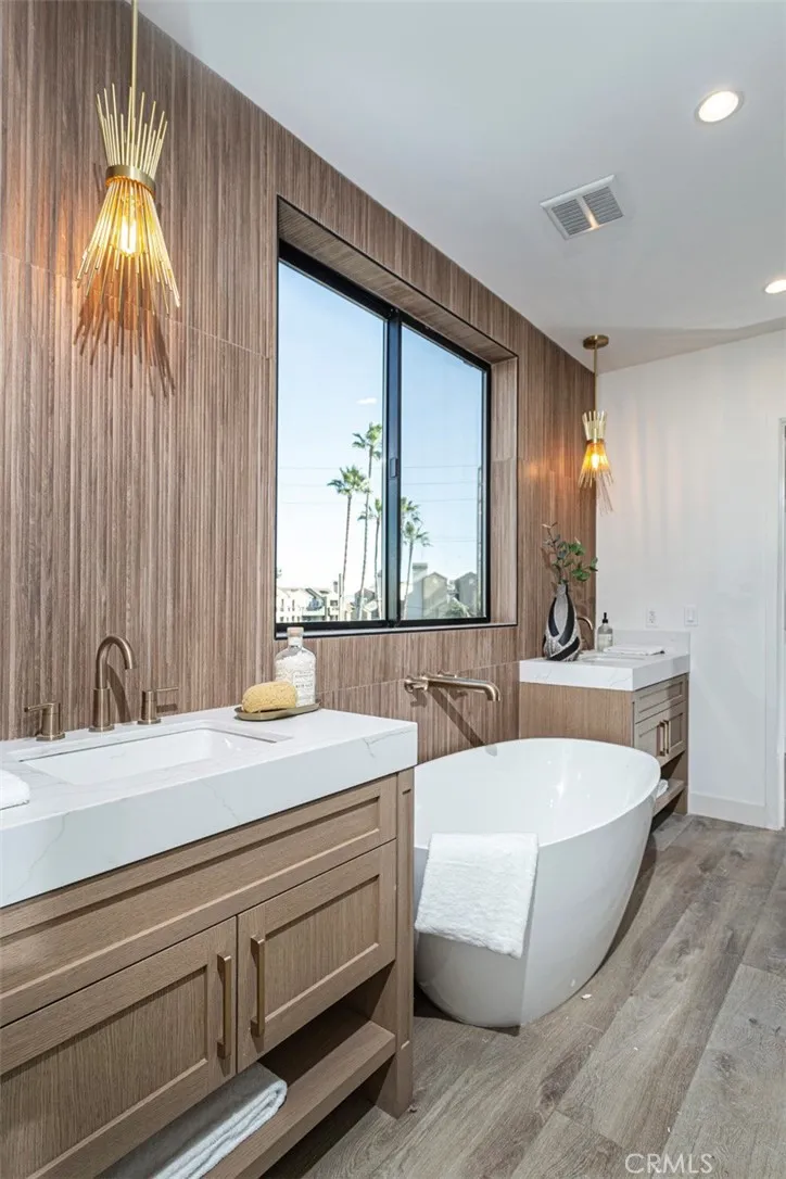 328 3rd Street Huntington Beach, CA 92648