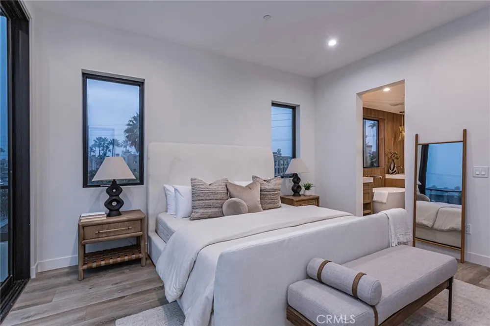 328 3rd Street Huntington Beach, CA 92648