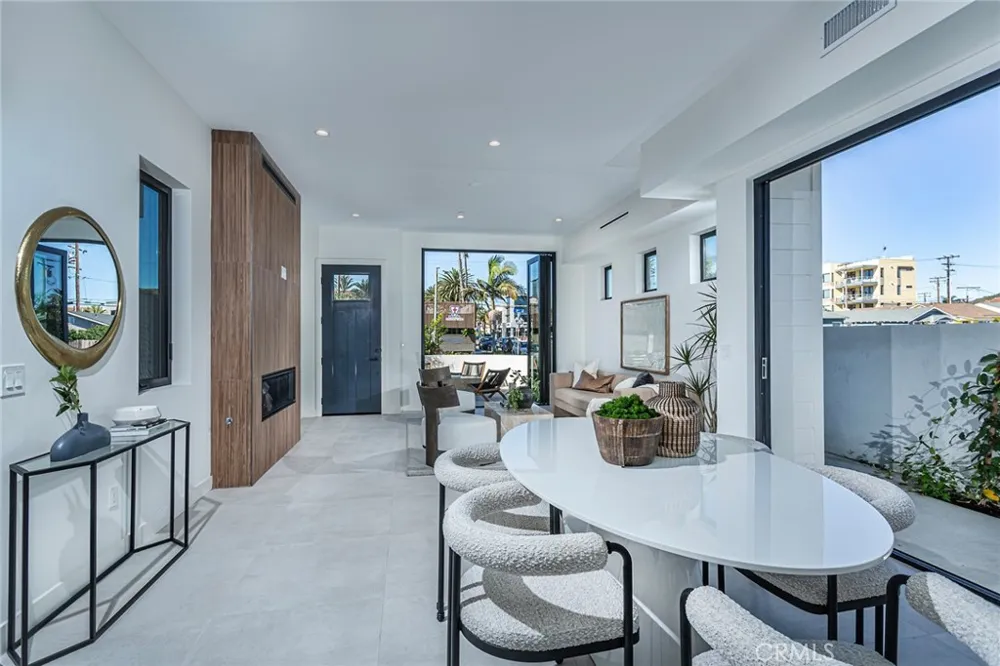 328 3rd Street Huntington Beach, CA 92648
