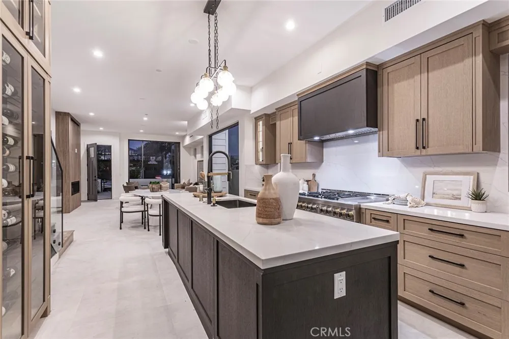328 3rd Street Huntington Beach, CA 92648