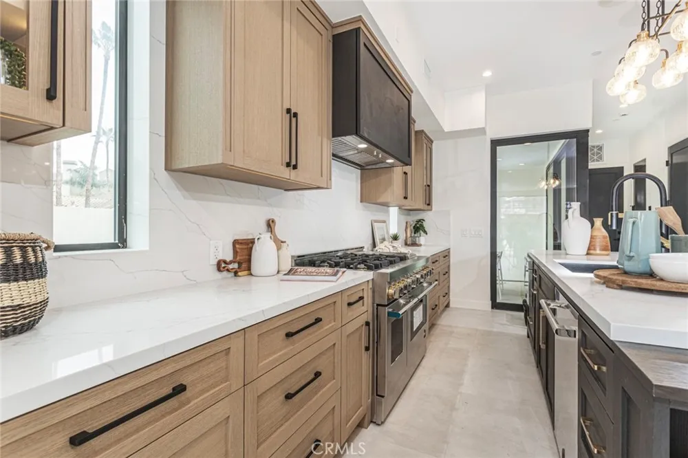 328 3rd Street Huntington Beach, CA 92648
