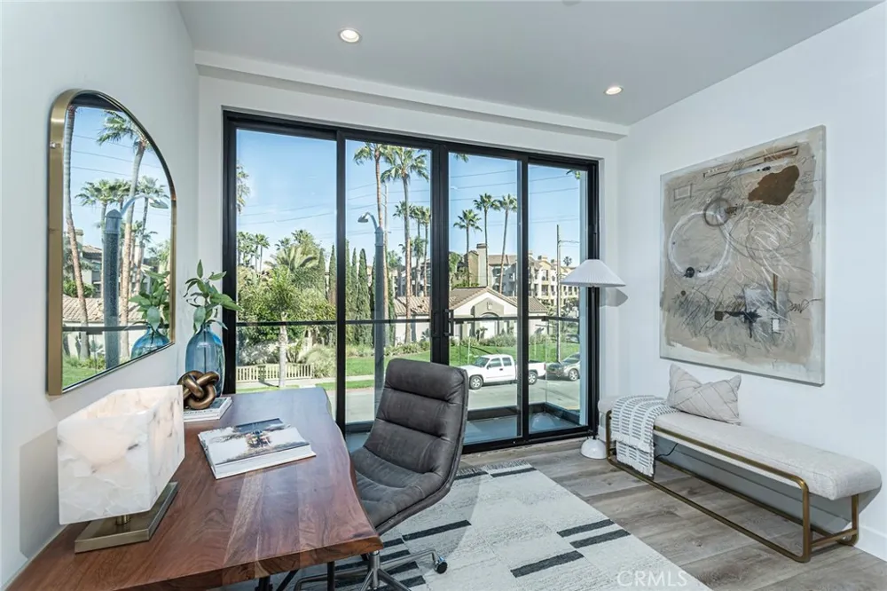 328 3rd Street Huntington Beach, CA 92648