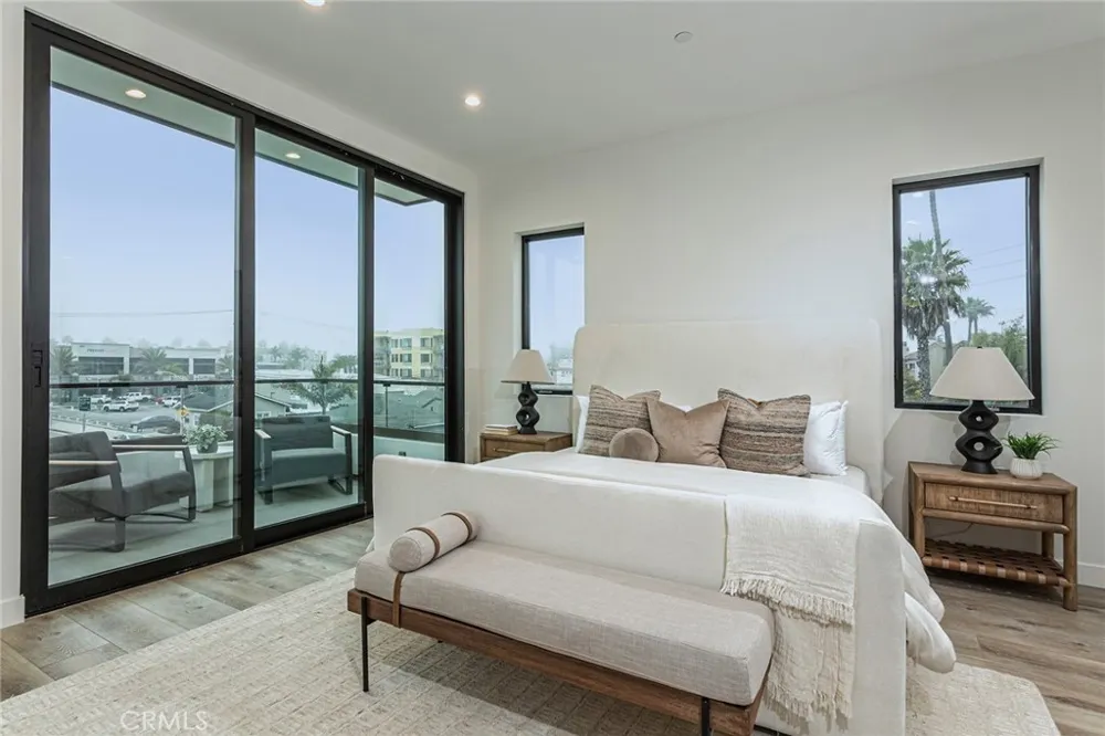328 3rd Street Huntington Beach, CA 92648