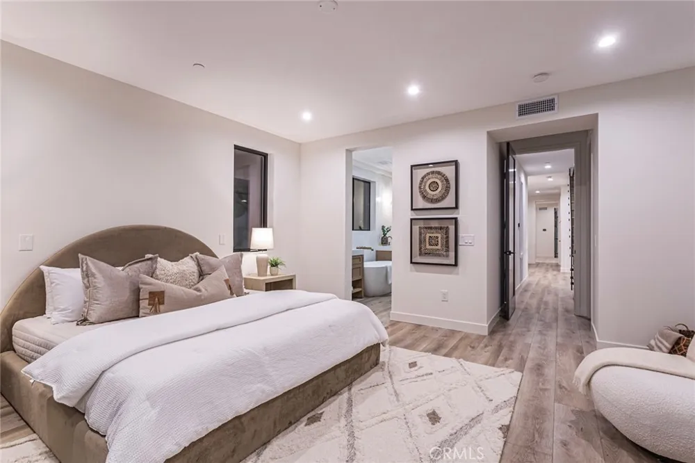 328 3rd Street Huntington Beach, CA 92648