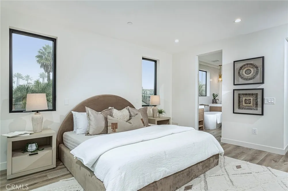 328 3rd Street Huntington Beach, CA 92648
