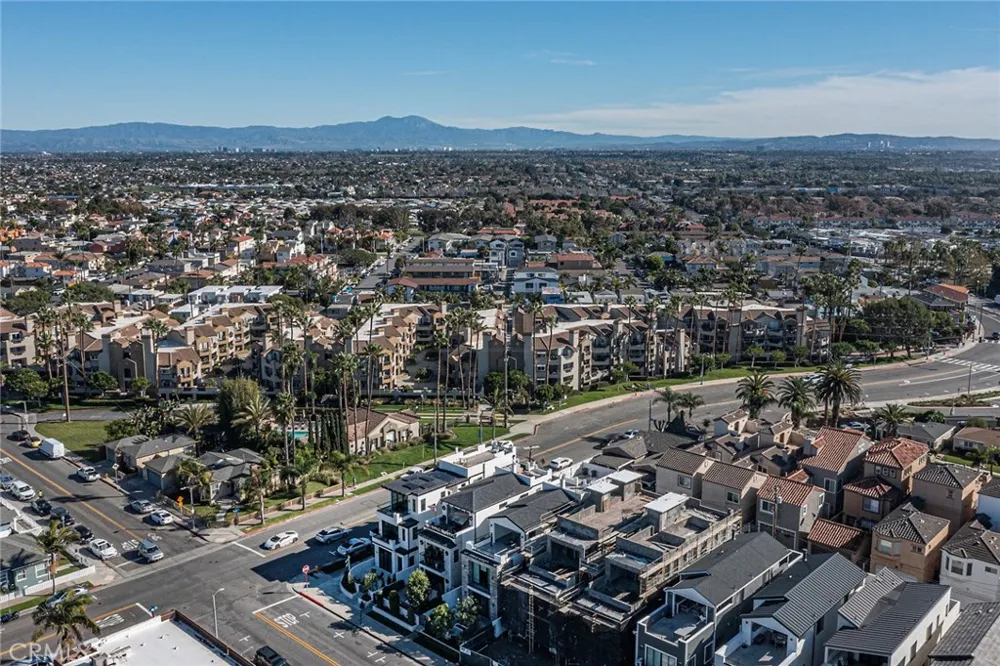 328 3rd Street Huntington Beach, CA 92648