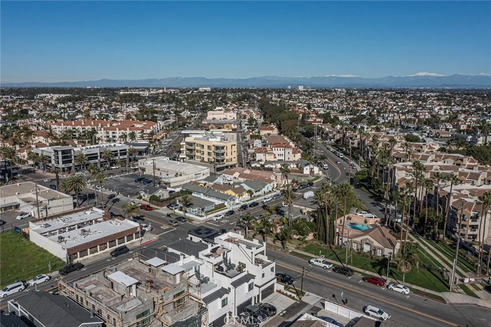328 3rd Street Huntington Beach, CA 92648