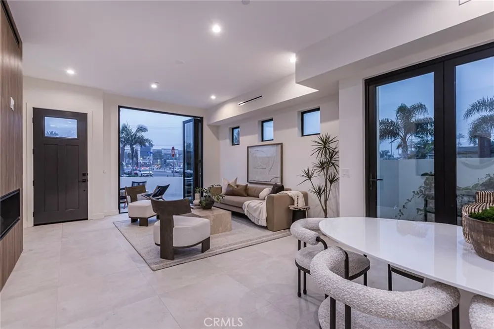 328 3rd Street Huntington Beach, CA 92648